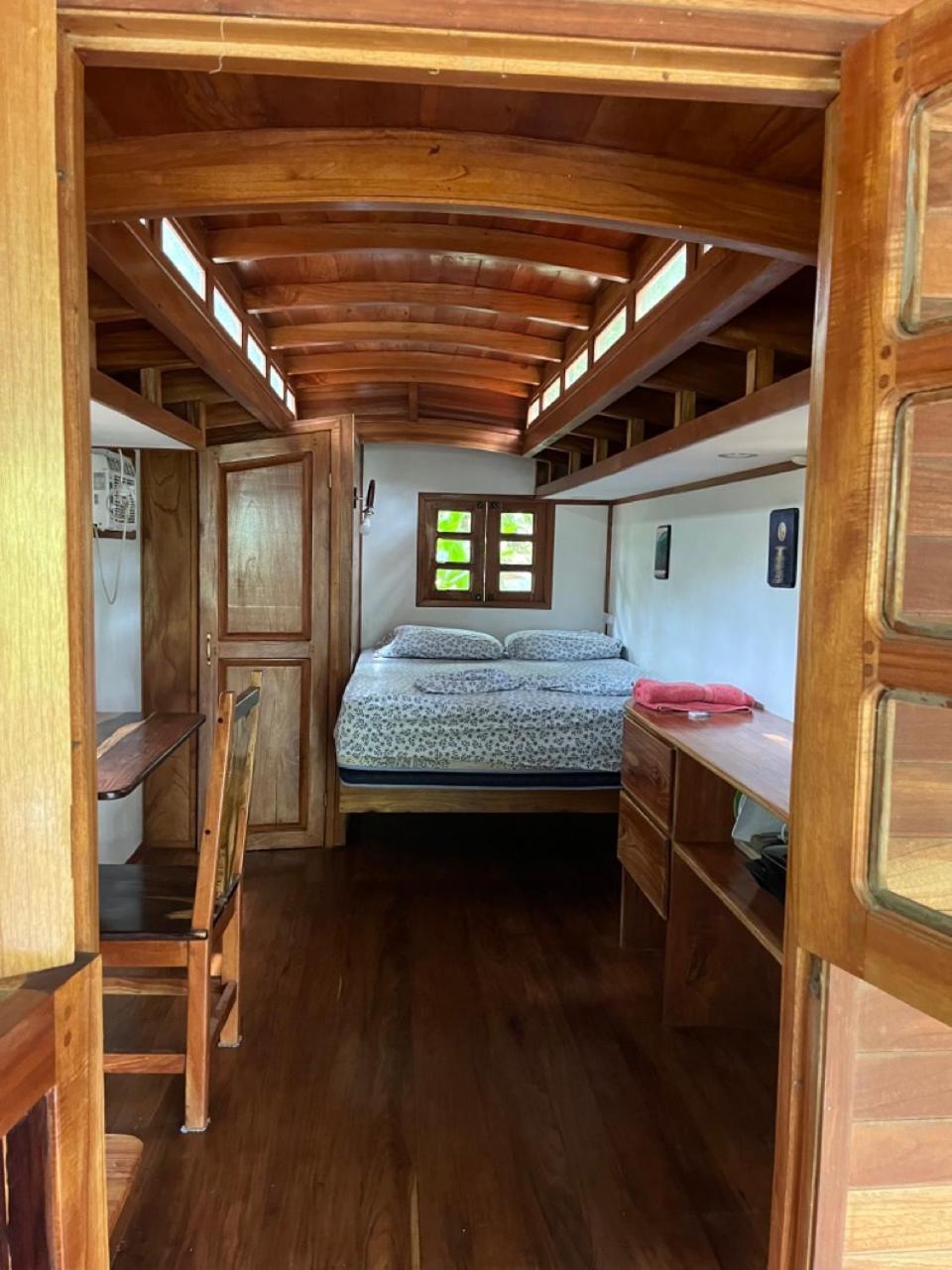 Gypsy Wagons Hotel Pavones  Buitenkant foto
