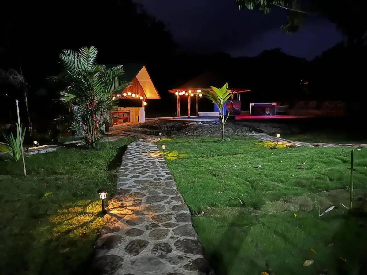 Gypsy Wagons Hotel Pavones  Buitenkant foto