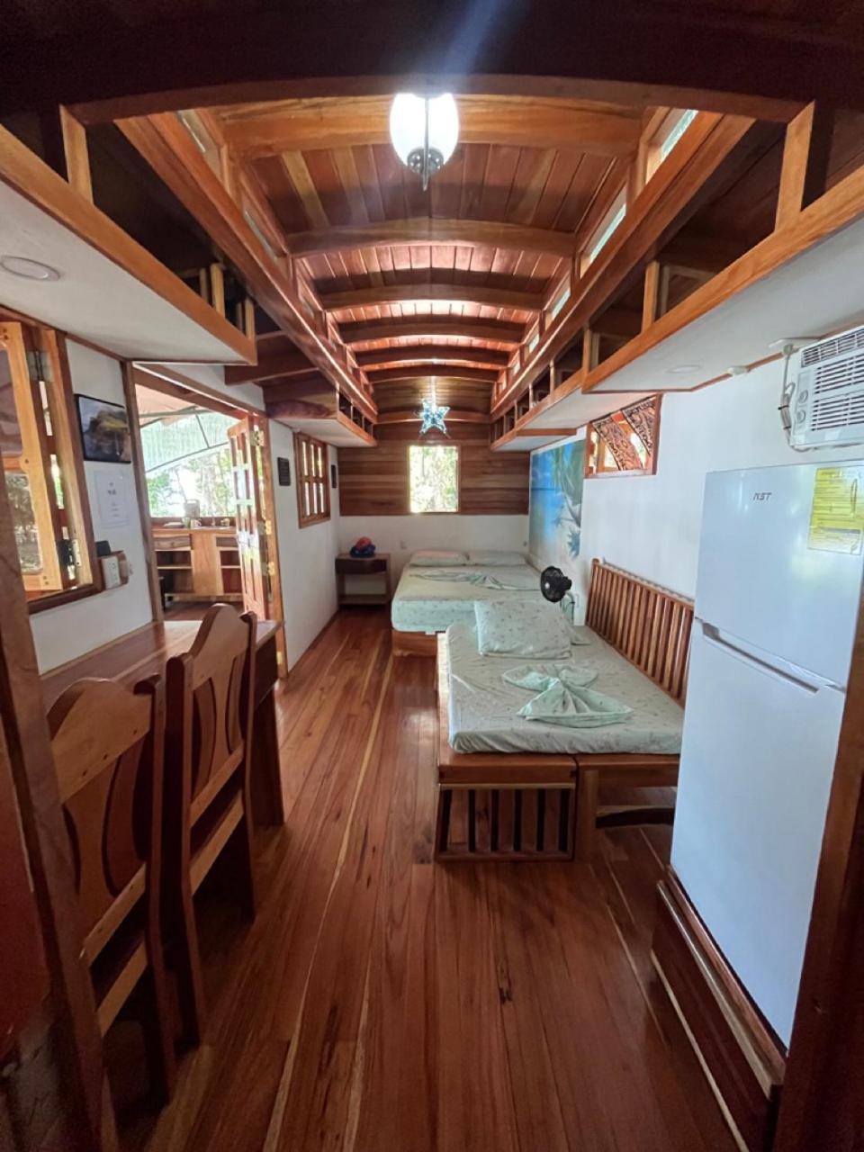 Gypsy Wagons Hotel Pavones  Buitenkant foto