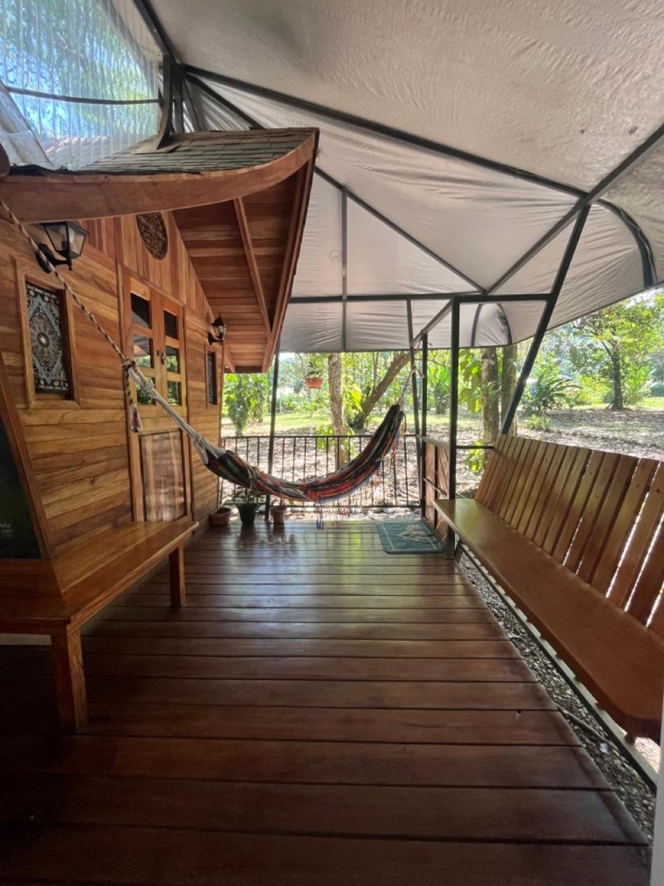Gypsy Wagons Hotel Pavones  Buitenkant foto